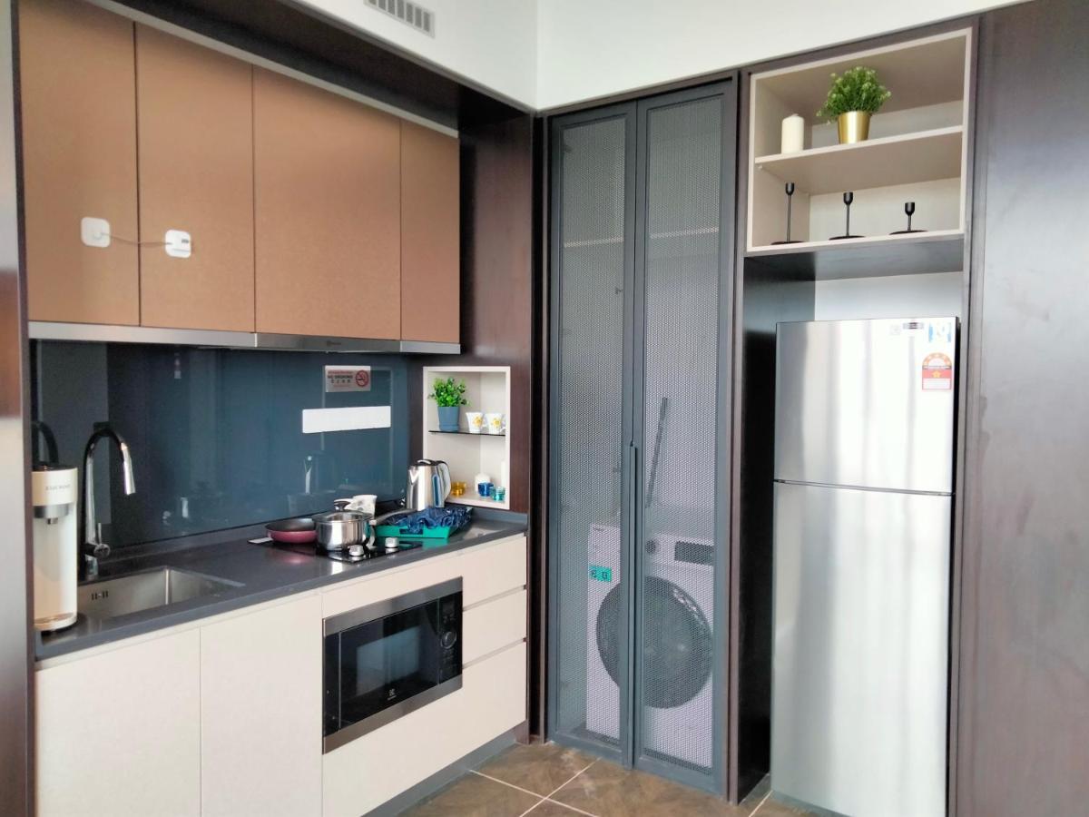 Scarletz Suites Klcc I Homebrickz Kuala Lumpur Exterior foto